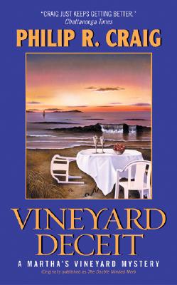 Vineyard Deceit: A Martha's Vineyard Mystery - Craig, Philip R